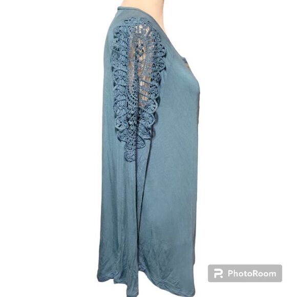 Zenana Premium Women's Long Sleeve Turquoise Embroidered Sleeve Half Button Top - Picture 2 of 7